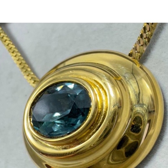 Givenchy Vintage Gold Necklace
$329 $450
Size: OS - Picture 5 of 12